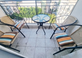 Three-room apartment with pool view in excellent complex. Photo 12