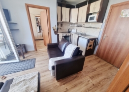 Three-room apartment with pool view in excellent complex. Photo 3