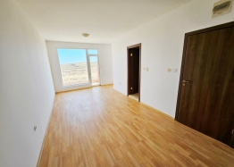 Two-room apartment on the coast at an attractive price. Photo 2