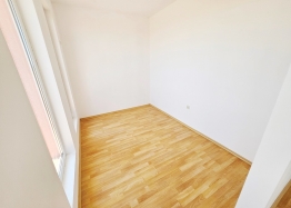 Two-room apartment on the coast at an attractive price. Photo 4
