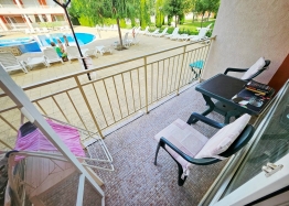 Studio mit Poolblick in berühmtem Familienkomplex. Foto 5