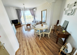 Beautiful three-room apartment in a huge complex. Photo 13