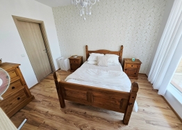 Beautiful three-room apartment in a huge complex. Photo 17