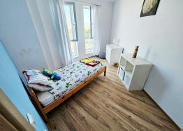 Beautiful three-room apartment in a huge complex. Photo 7