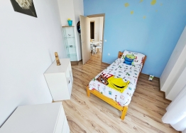 Beautiful three-room apartment in a huge complex. Photo 8