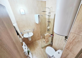 Beautiful three-room apartment in a huge complex. Photo 11