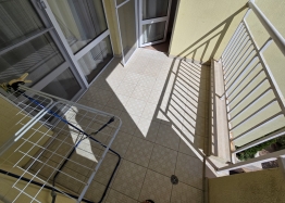 Dvoupokojový apartmán v útulném komplexu na pobřeží. Foto 8