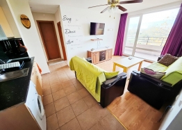 Three-room apartment in a large family complex. Photo 3