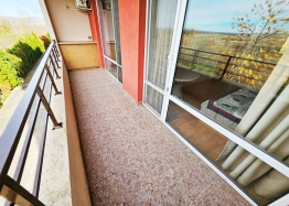 Three-room apartment in a large family complex. Photo 17