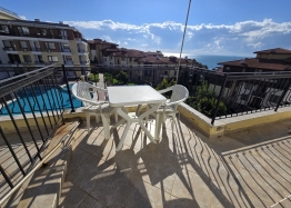 Apartment mit Meerblick in einer Luxusanlage in erster Strandreihe. Foto 1