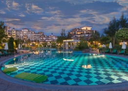 Двухкомнатный апартамент в элитном комплексе «Посейдон» в Несебре. Фото 13