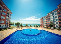 Apartament z widokiem na morze w dużym kompleksie w pierwszej linii zabudowy. Zdjęcie 7