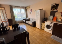 Apartament z widokiem na basen w dużym kompleksie. Zdjęcie 13