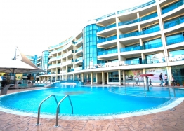 Простора трикімнатна квартира в Поморії. Фото 1