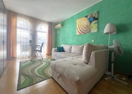 Spacious apartment in a good complex. Photo 8