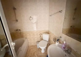 Apartment with a view of the large complex area. Photo 29