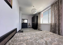Prostorný třípokojový apartmán s úžasným výhledem na moře. Foto 7