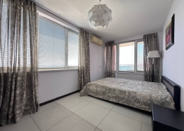 Prostorný třípokojový apartmán s úžasným výhledem na moře. Foto 5