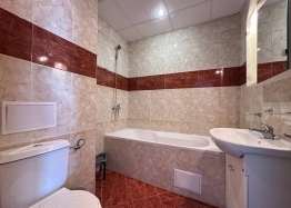Prostorný třípokojový apartmán s úžasným výhledem na moře. Foto 15