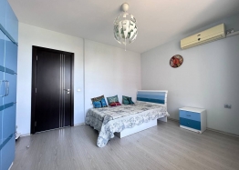 Prostorný třípokojový apartmán s úžasným výhledem na moře. Foto 10