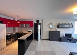 Prostorný třípokojový apartmán s úžasným výhledem na moře. Foto 20