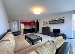 Prostorný třípokojový apartmán s úžasným výhledem na moře. Foto 2