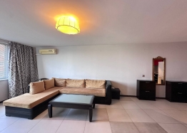 Prostorný třípokojový apartmán s úžasným výhledem na moře. Foto 18