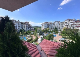 Luxuriöses Apartment mit riesigem Loungebereich auf der Terrasse und Blick auf den Pool. Foto 13