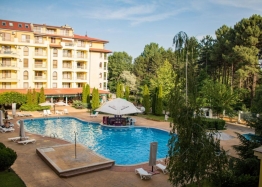 Large apartment in an excellent complex. Photo 4