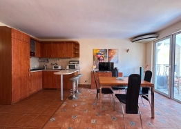 Geräumige Wohnung in einer kleinen Wohnanlage in exzellenter Lage. Foto 13