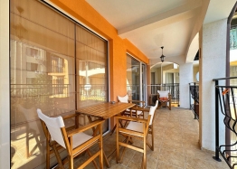 Geräumige Wohnung in einer kleinen Wohnanlage in exzellenter Lage. Foto 2