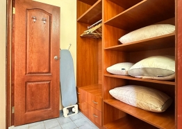 Geräumige Wohnung in einer kleinen Wohnanlage in exzellenter Lage. Foto 16