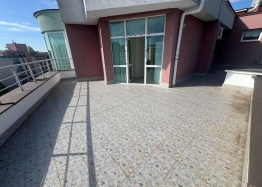 Квартира с большой террасой в хорошем жилом комплексе. Фото 3