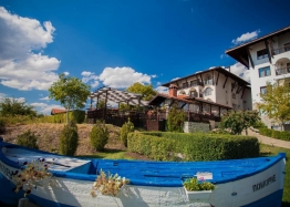 Apartament z widokiem na morze i trawnikiem w pierwszej linii. Zdjęcie 4