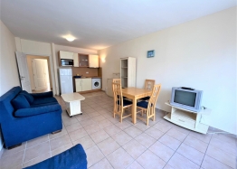 Große Wohnung nahe dem Strand und dem Zentrum von Nessebar. Foto 1