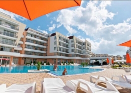 Apartament z nowymi meblami i widokiem na basen. Zdjęcie 6