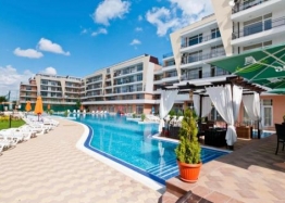 Apartament z nowymi meblami i widokiem na basen. Zdjęcie 7