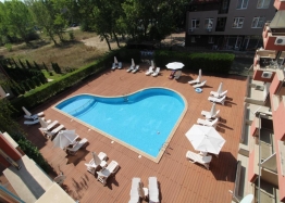 Excellent studio with pool view in a good complex. Photo 5