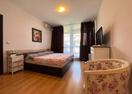 Apartment with side sea view. Photo 3