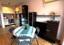 Excellent studio with a pool view in a good complex. Photo 6