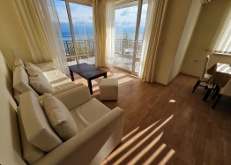 Просторная трехкомнатная квартира с потрясающим видом на море. Фото 2