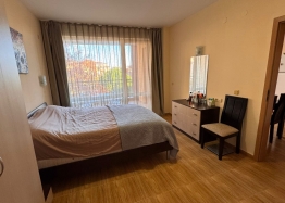 Apartament z widokiem na basen w dużym kompleksie. Zdjęcie 21