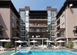Apartment mit separatem Schlafzimmer und Poolblick. Foto 1
