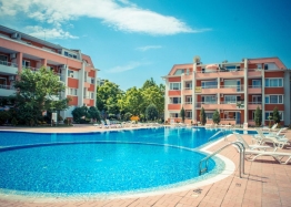 Large three-room apartment in a good complex. Photo 4