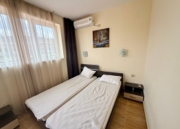 Apartment with a view of the large complex area. Photo 18