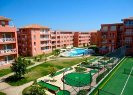 Cozy two-room apartment in a large gated complex on the coast. Photo 1