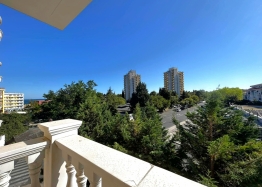 Ausgezeichnete Wohnung mit wunderschönem Blick auf die Stadt und das Meer in einem SPA-Komplex. Foto 3