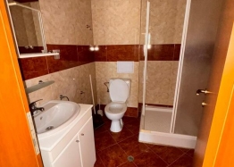 Prostorný apartmán 50 metrů od moře v uzavřeném rodinném komplexu . Foto 10