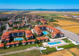 Dreizimmerwohnung mit Poolblick. Foto 9