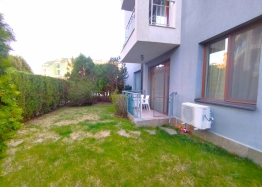 Apartament z trawnikiem w drugiej linii od morza. Zdjęcie 3